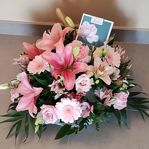 Coussin avec lys camaïeu de rose