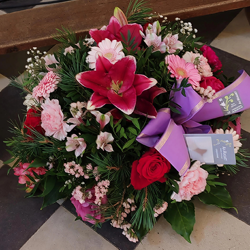 Coussin deuil camaieu rose violine avec lys