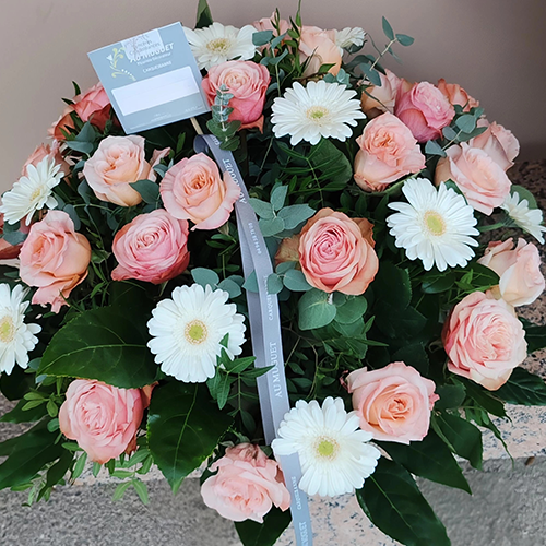 Grand coussin deuil avec roses et germinis